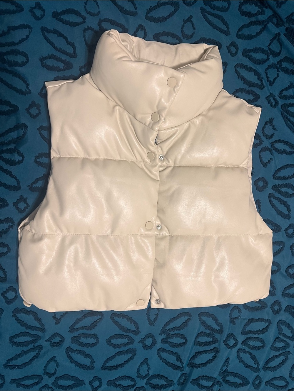 Stradivarius Puffer crop vest